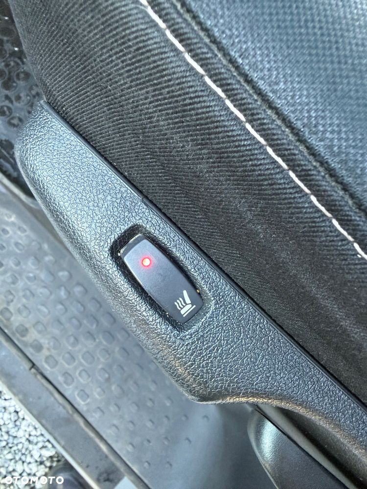 Renault Trafic Furgon Brygadowy Long L2H1 6 osób - 30