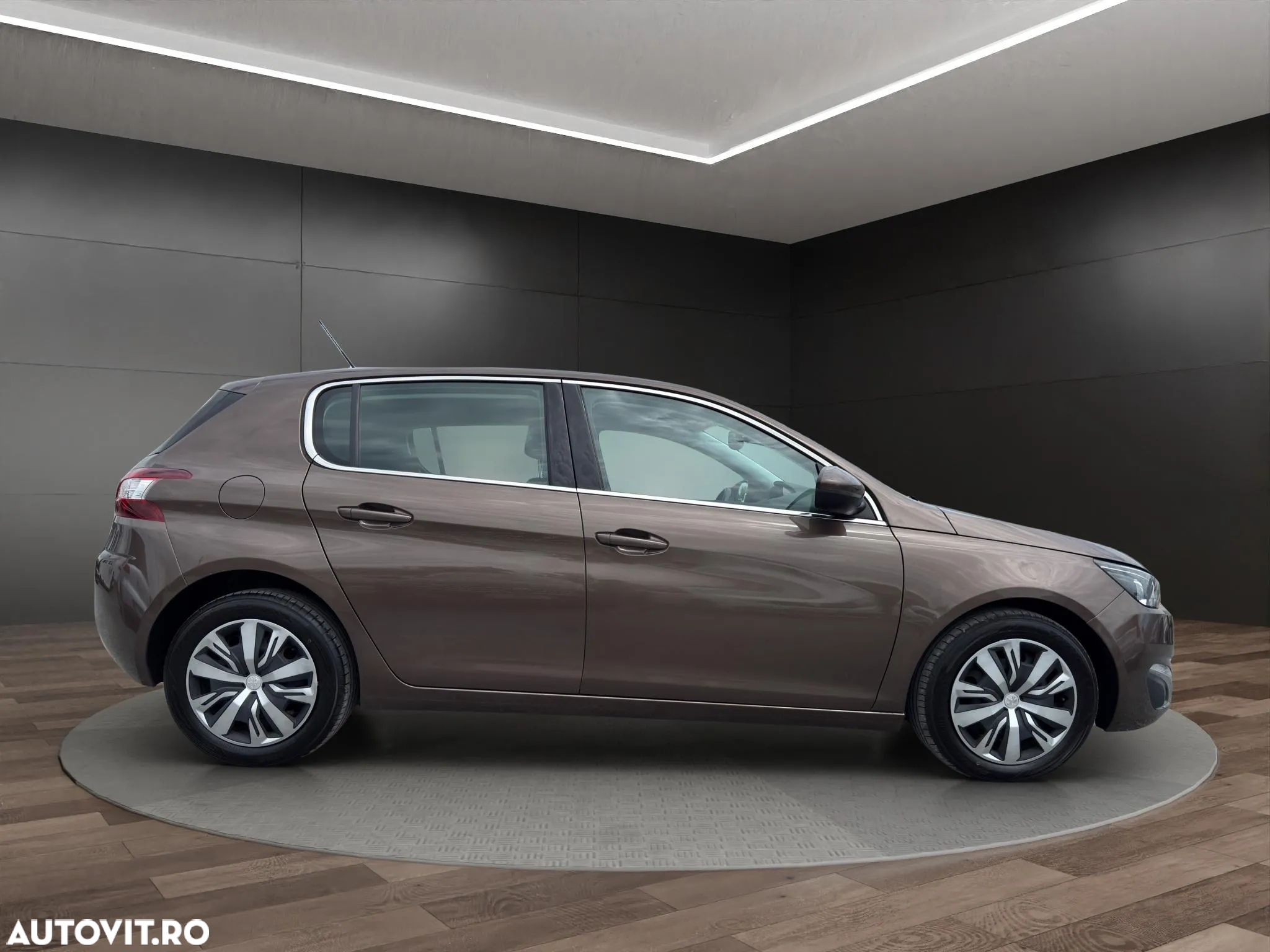 Peugeot 308 1.2 L PureTech Turbo Allure Aut. - 17