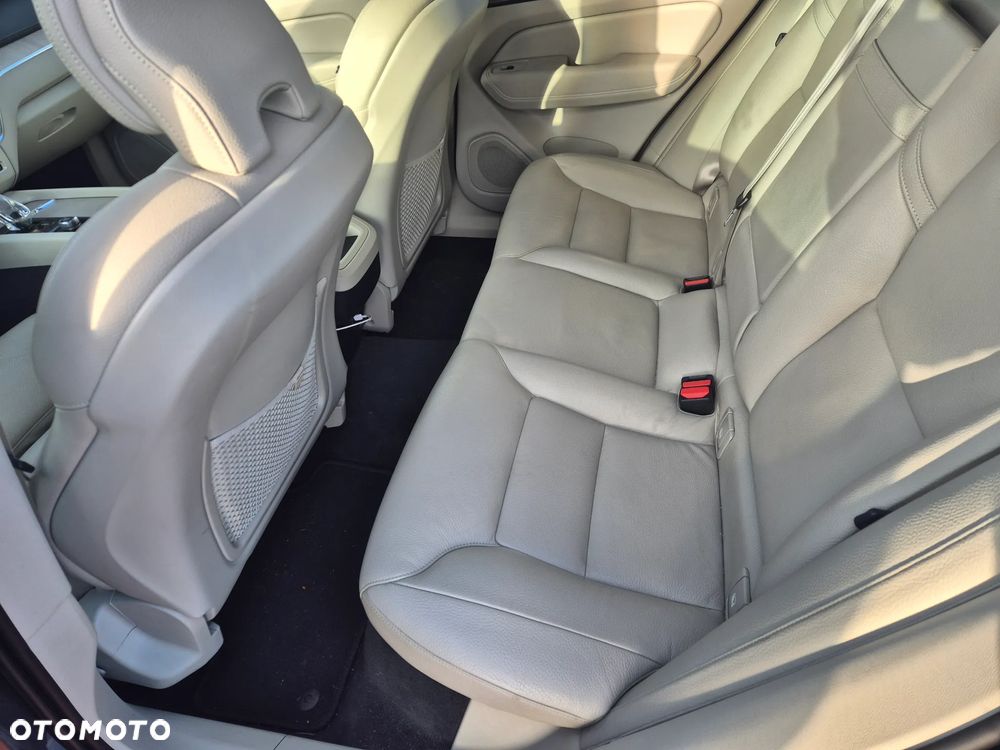 Volvo XC 60 D5 AWD Inscription - 11