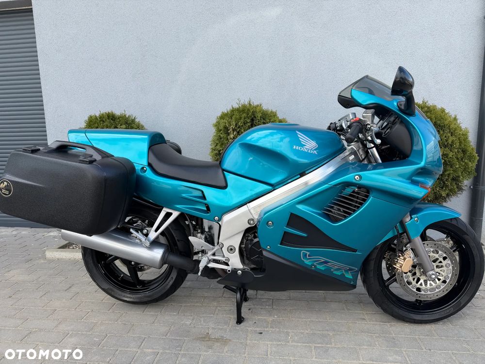 Honda VFR - 2