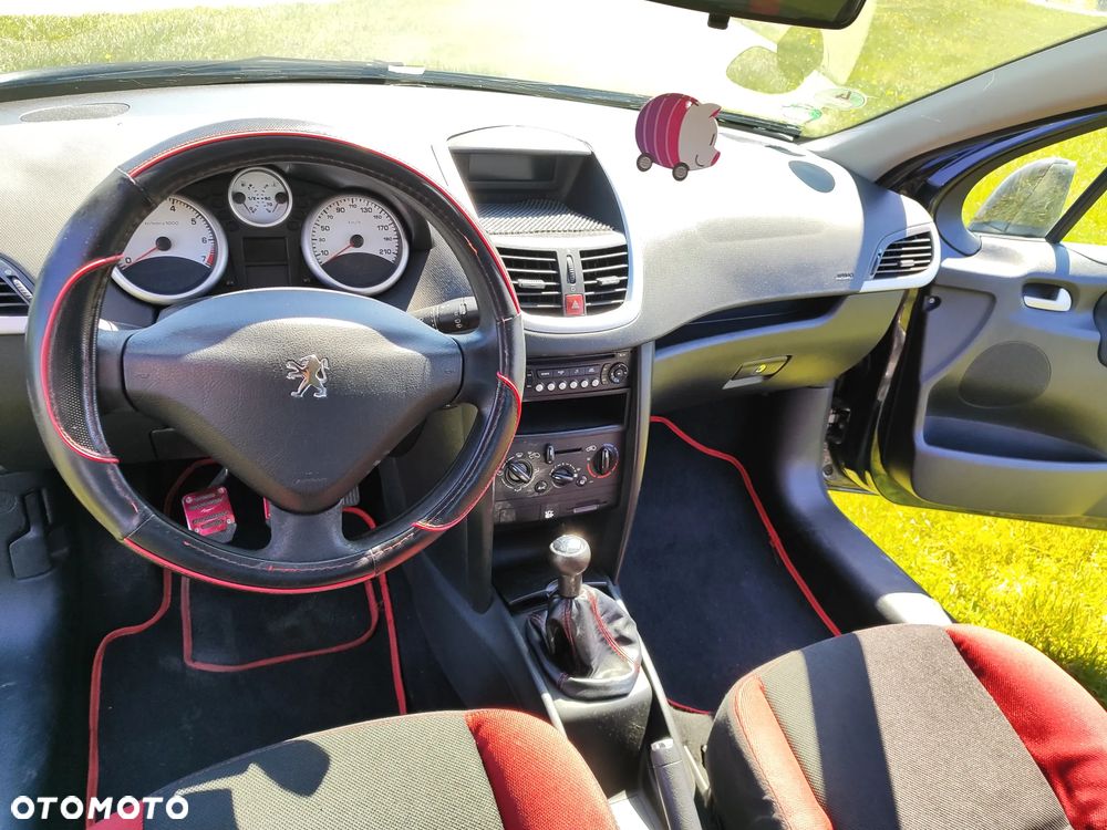 Peugeot 207 - 15