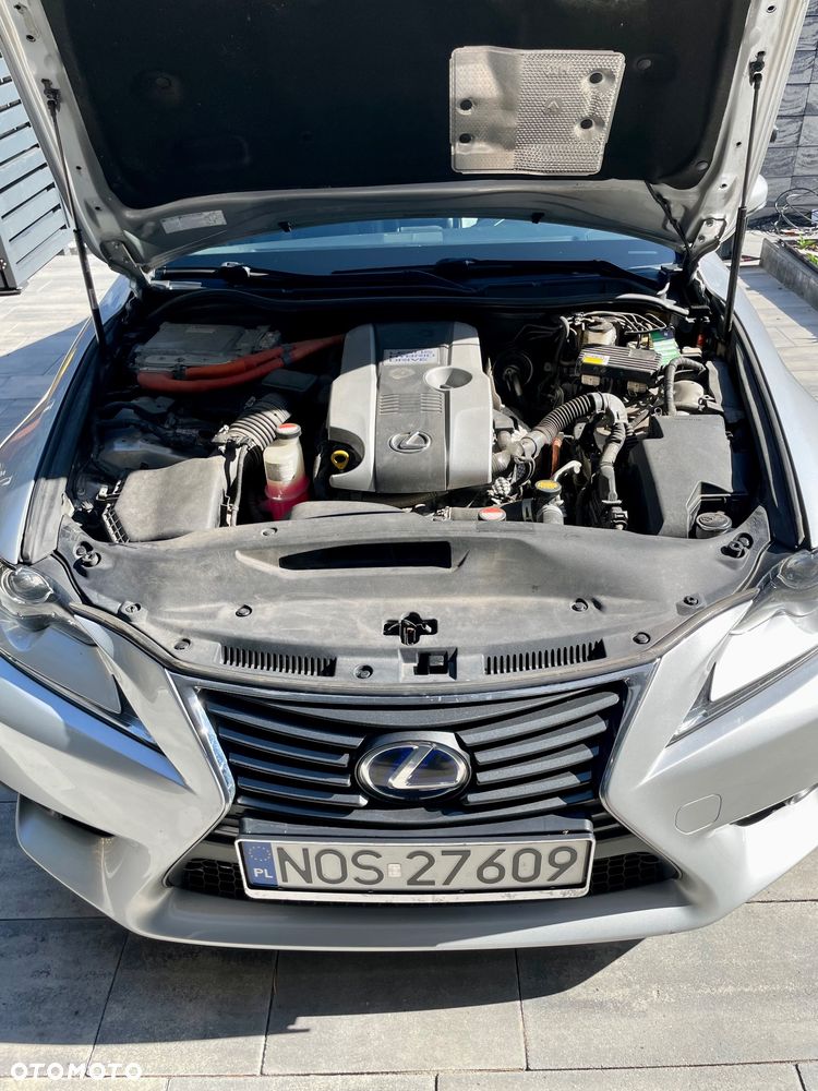 Lexus IS 300h Elegance - 14