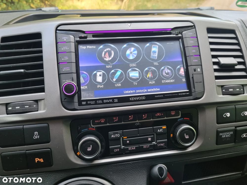 Volkswagen Caravelle - 38