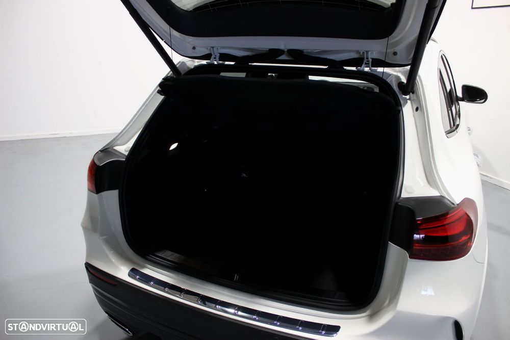 Mercedes-Benz GLA 180 d AMG Line - 11