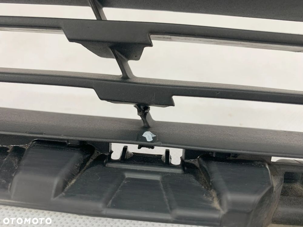 Peugeot 208 II 19r Atrapa kratka zderzak 2019 - 2