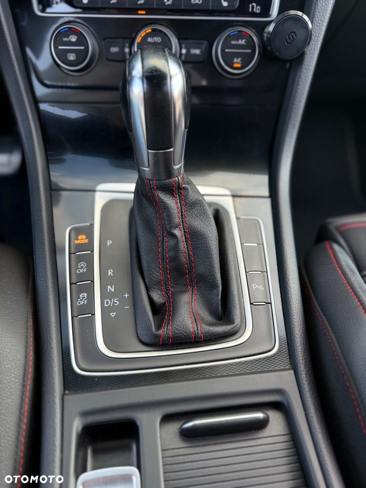Volkswagen Golf 2.0 TSI BMT GTI Performance DSG - 25