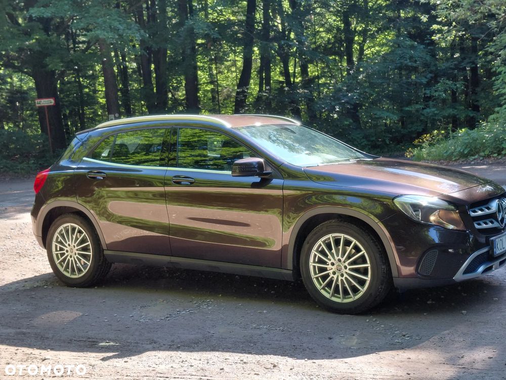 Mercedes-Benz GLA 180 Style - 1