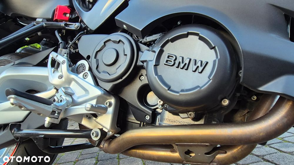 BMW F - 8
