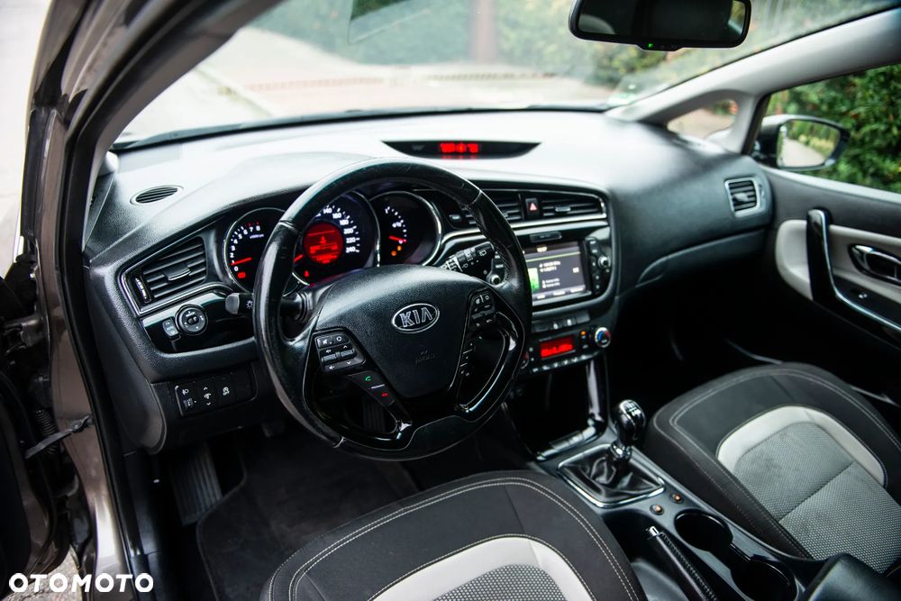 Kia Ceed 1.6 GDI ISG Vision - 19