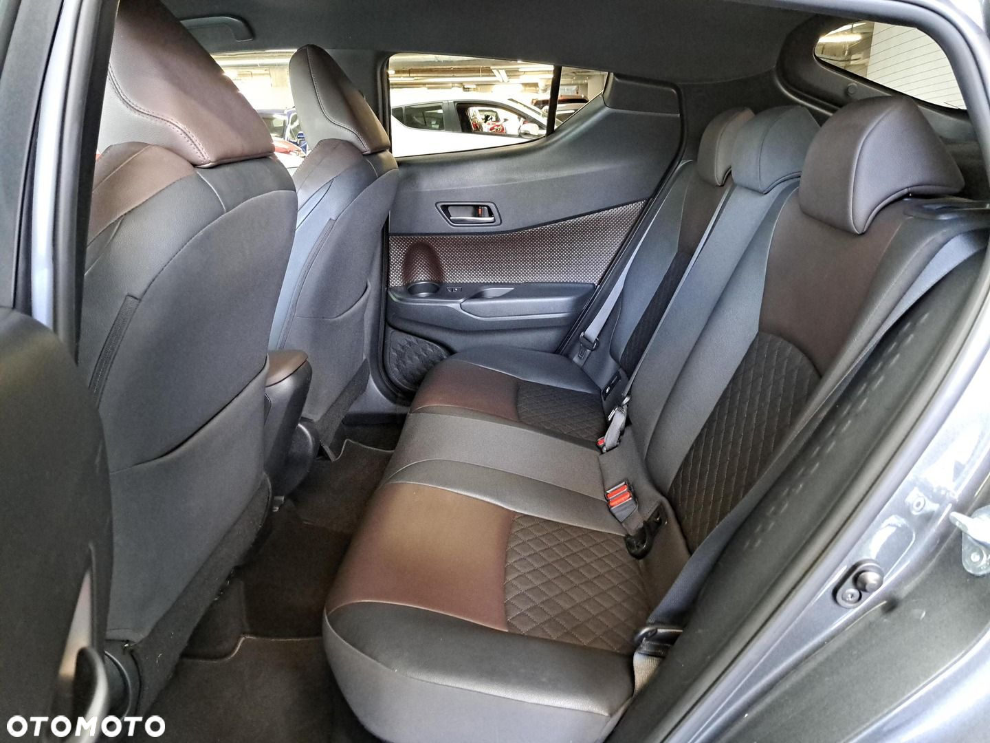 Toyota C-HR 1.8 Hybrid Prestige - 12