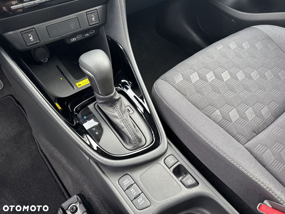 Toyota Yaris Hybrid 1.5 Style - 20