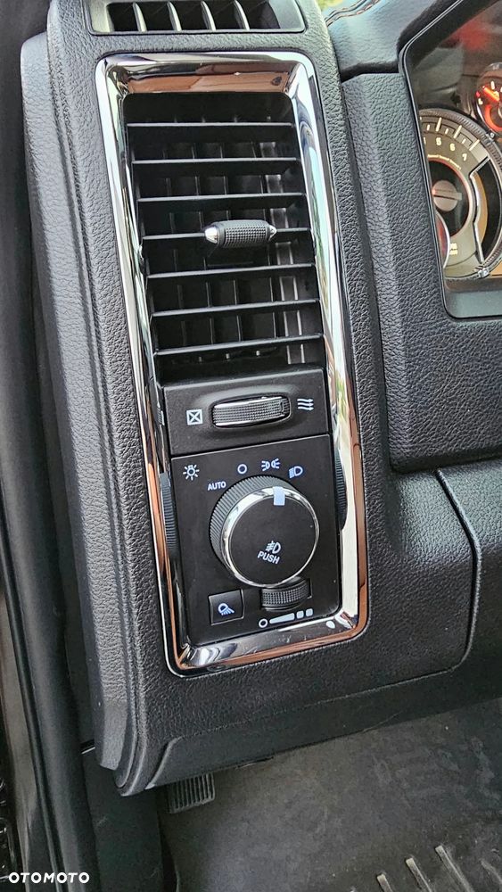 Dodge RAM - 18