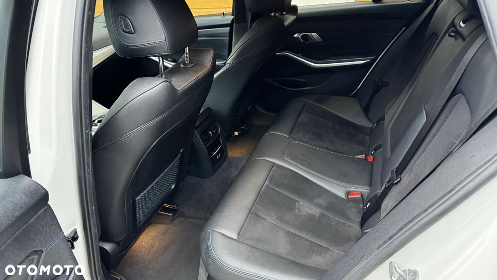 BMW Seria 3 320d M Sport Shadow sport - 23