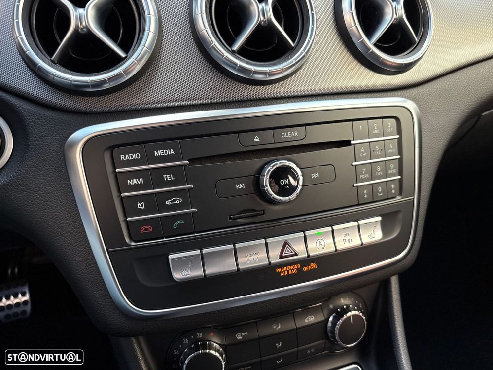 Mercedes-Benz CLA 180 d Shooting Brake AMG Line - 43