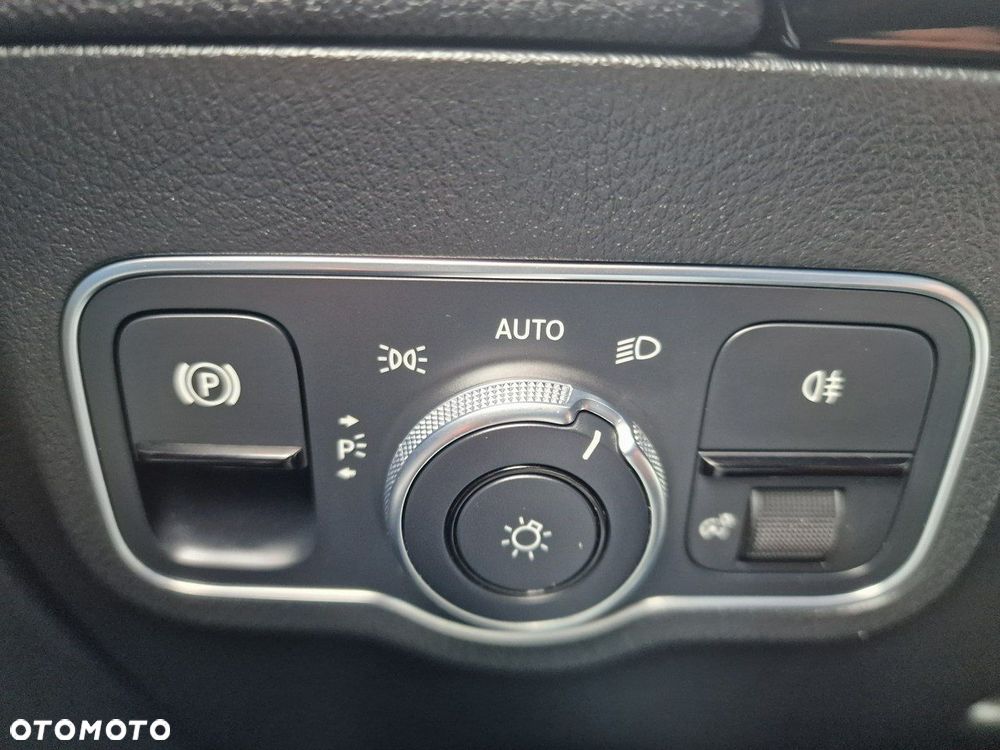 Mercedes-Benz GLA 200 d 8G-DCT Progressive - 38