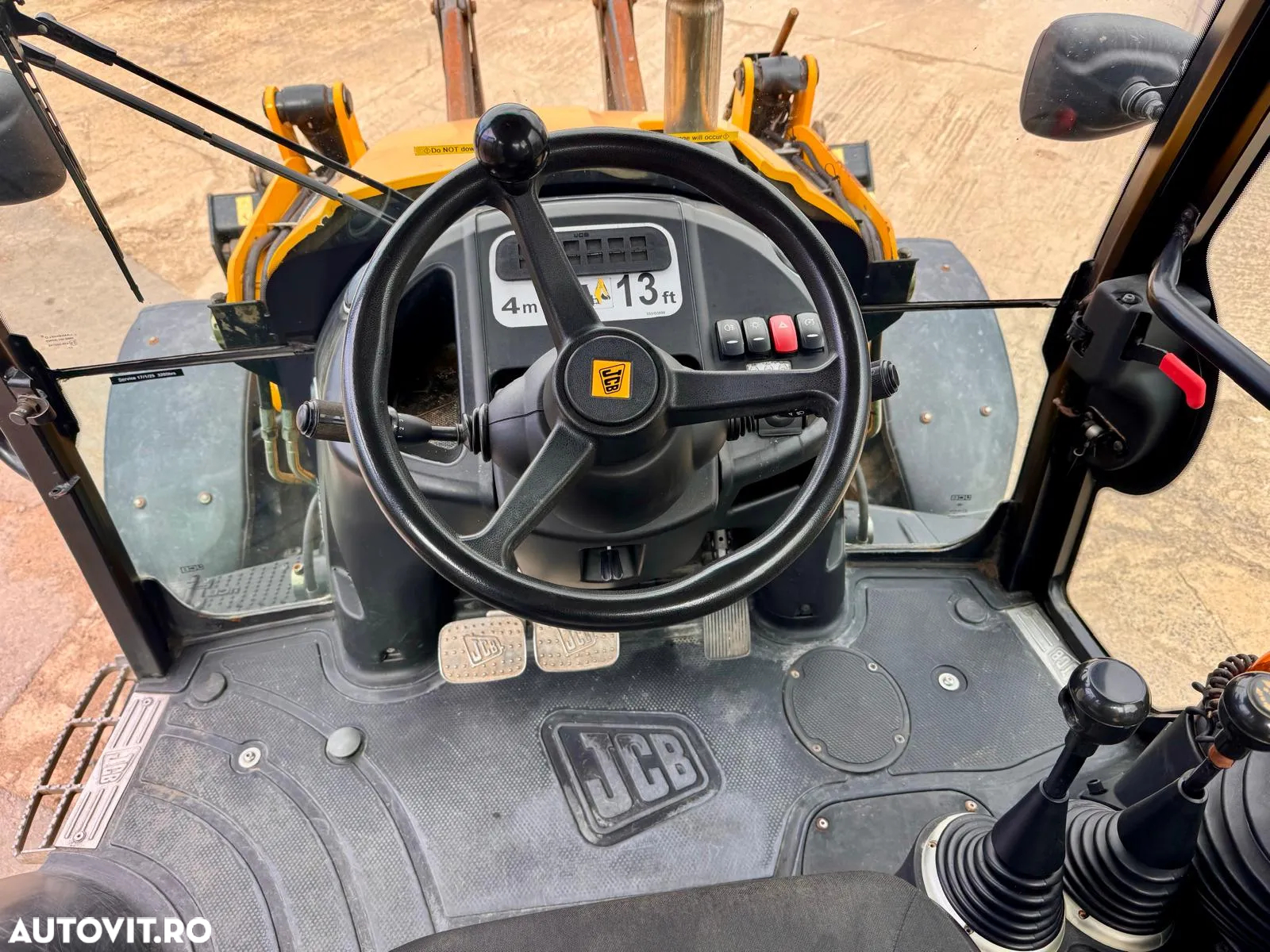 JCB 3CX - 8