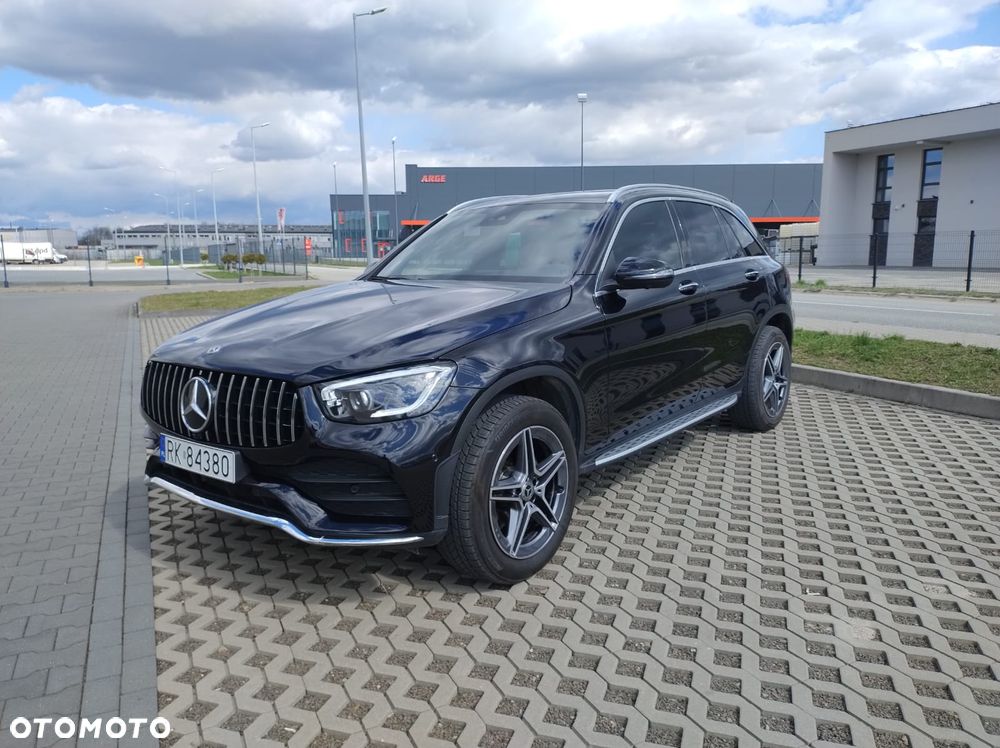 Mercedes-Benz GLC 300 4Matic 9G-TRONIC AMG Line - 2