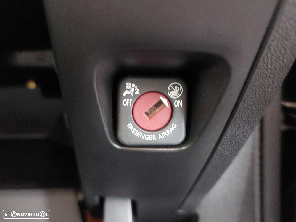 Peugeot 2008 1.2 PureTech Allure - 49