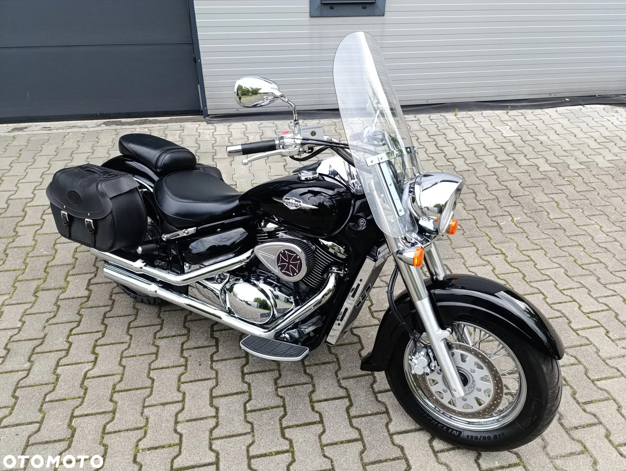 Suzuki Intruder - 12