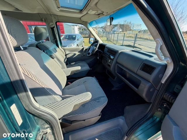 Volkswagen Multivan - 7