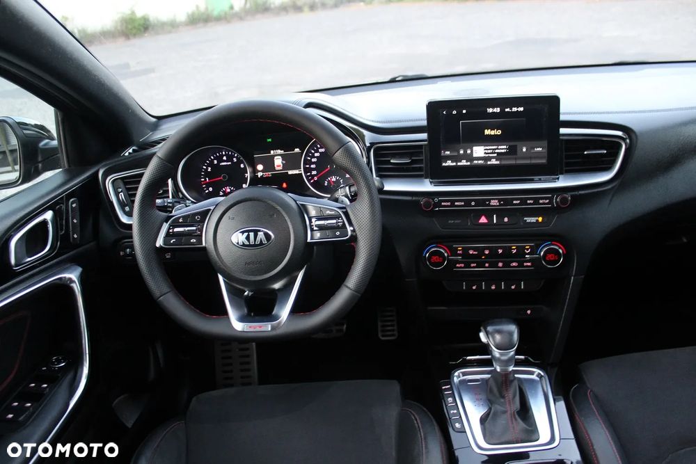 Kia ProCeed - 16