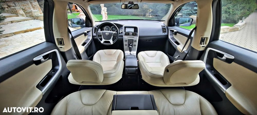 Volvo XC 60 D5 AWD Geartronic Momentum - 13
