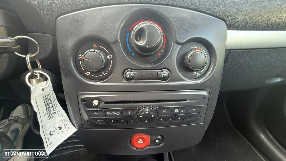 Renault Clio 1.2 16V Dynamique - 10