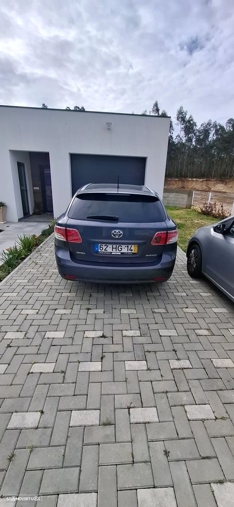 Toyota Avensis SW 2.0 D-4D Exclusive - 4