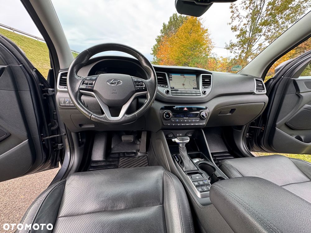 Hyundai Tucson 2.0 CRDI 4WD Automatik Premium - 33