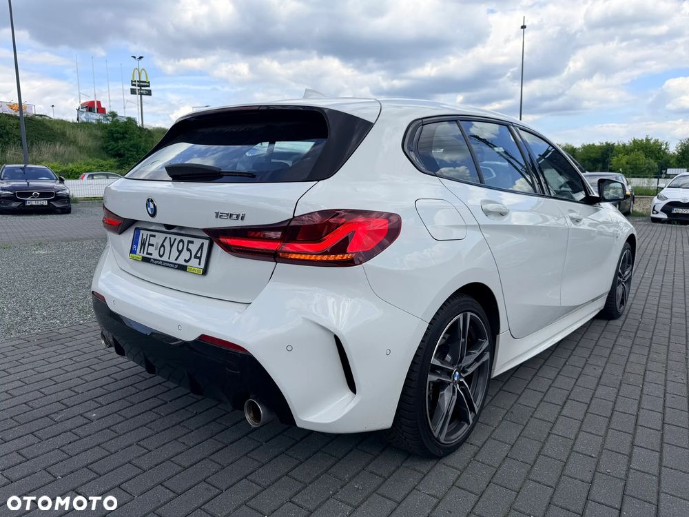 BMW Seria 1 120i M Sport - 9