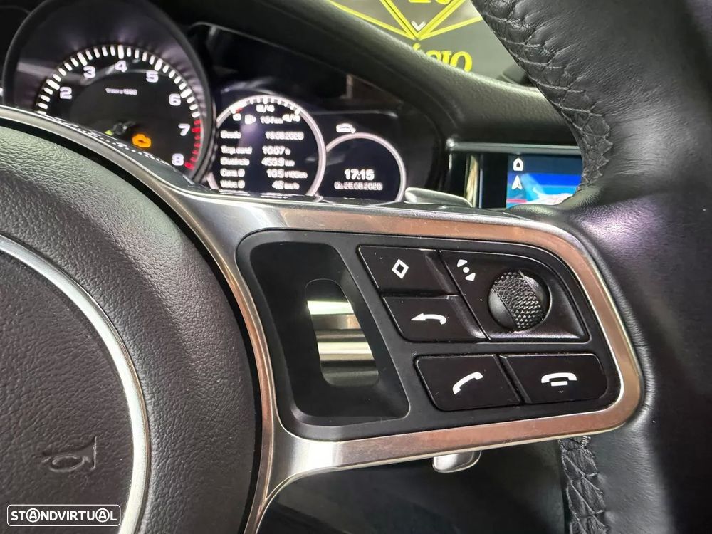 Porsche Panamera Sport Turismo 4 E-Hybrid - 21