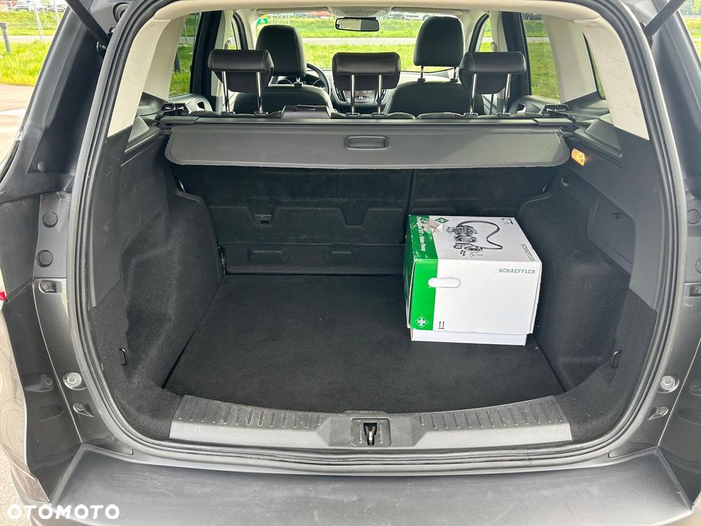 Ford Kuga 2.0 TDCi FWD Titanium - 22