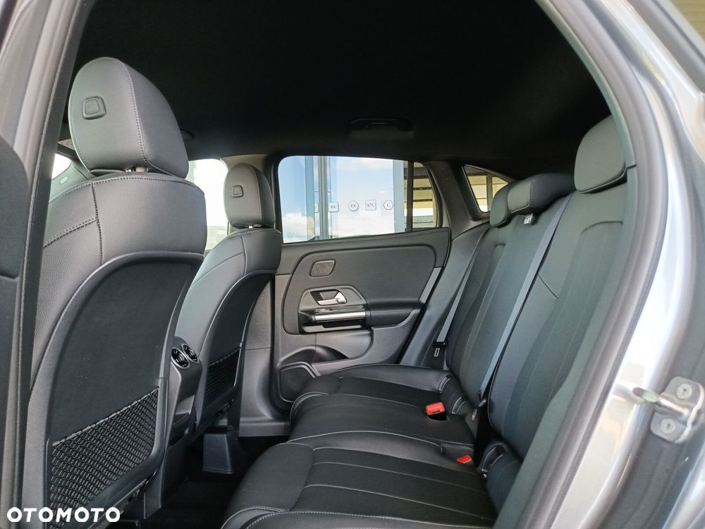 Mercedes-Benz GLA - 20