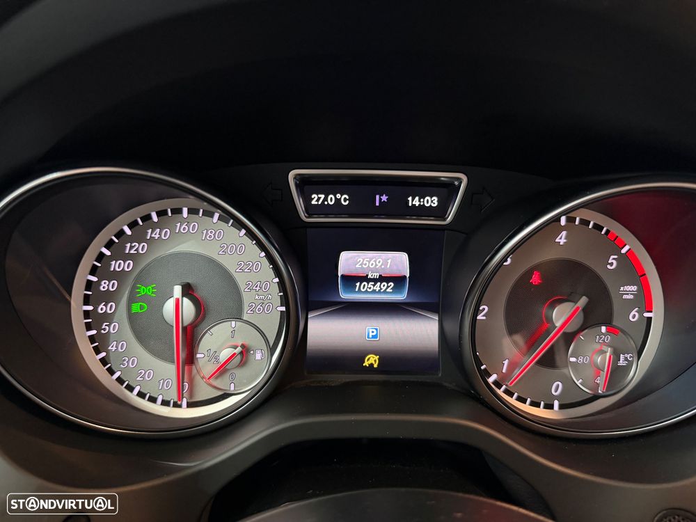 Mercedes-Benz CLA 180 d Shooting Brake AMG Line - 17