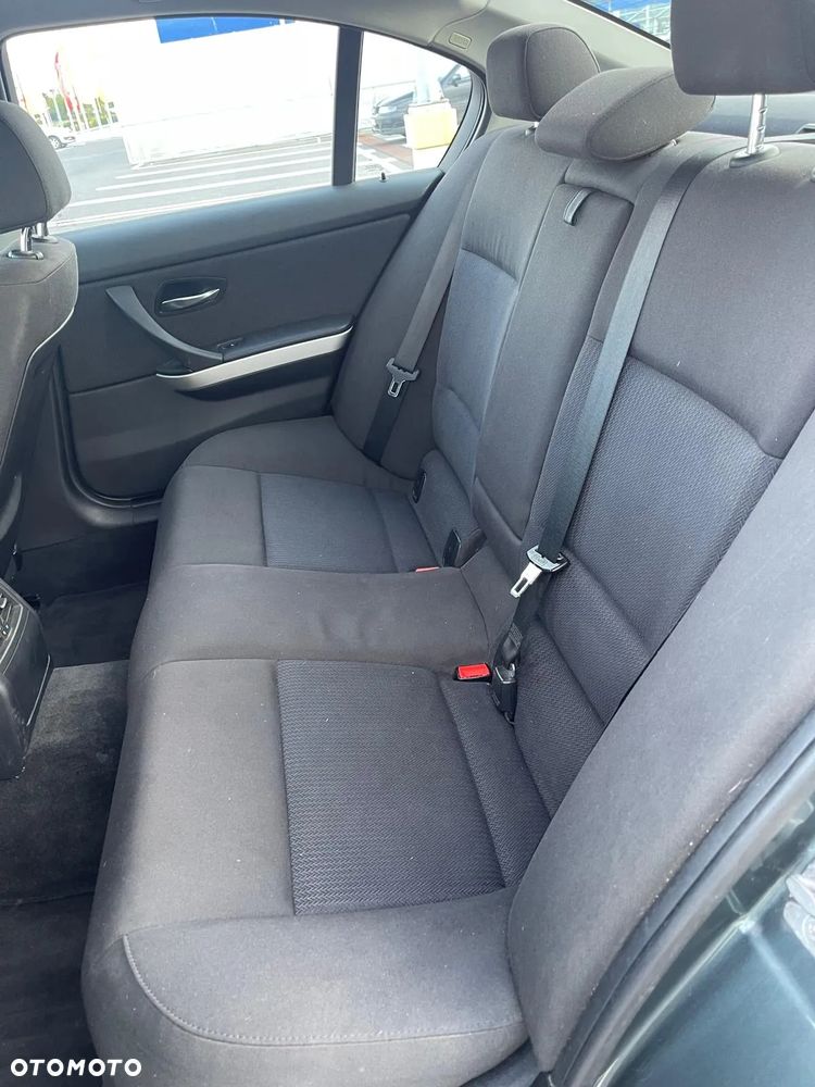 BMW Seria 3 320d xDrive - 12