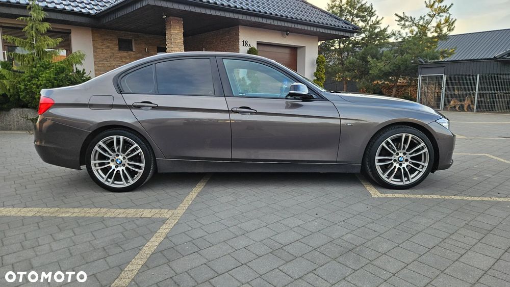 BMW Seria 3 318d Sport Line - 4