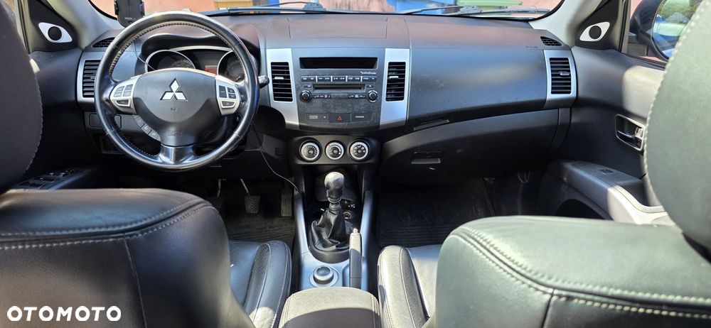Mitsubishi Outlander - 7