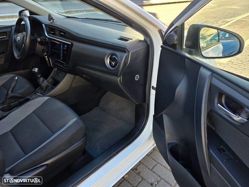 Toyota Auris Touring Sports 1.4 D-4D Comfort+Pack Techno - 11