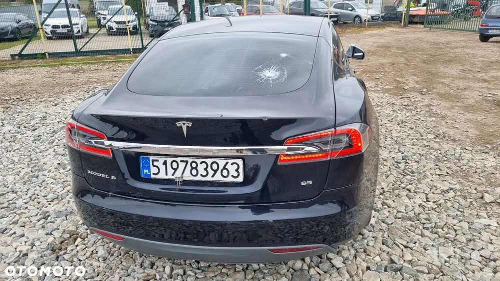 Tesla Model S 85 - 15