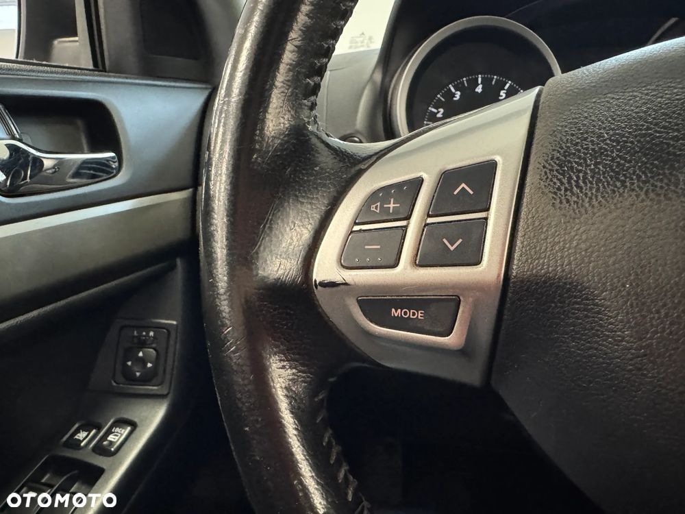Mitsubishi Lancer 1.8 Intense - 12
