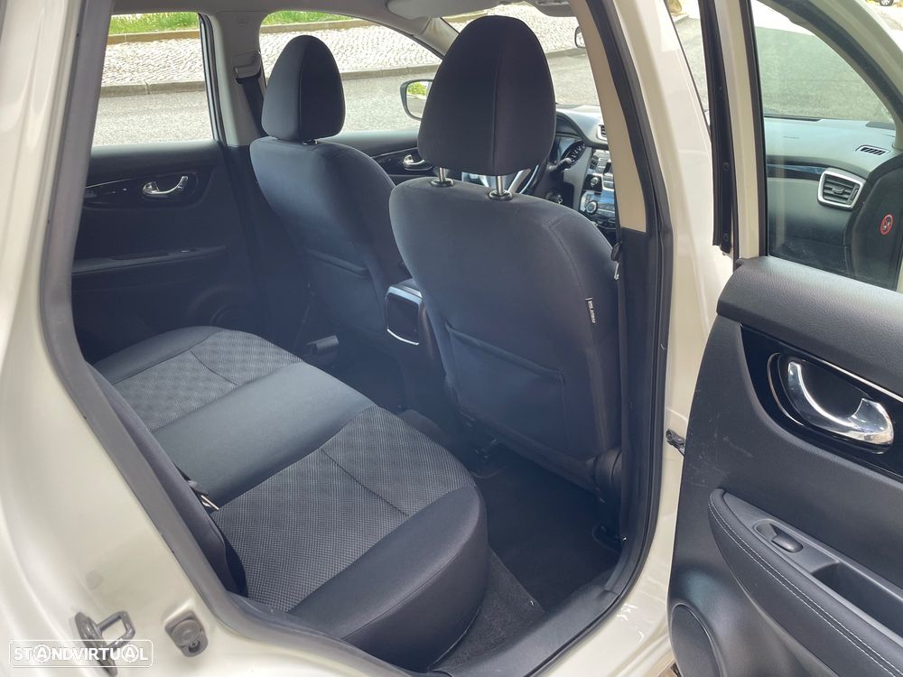 Nissan Qashqai 1.6 dCi Xtronic ACENTA - 14