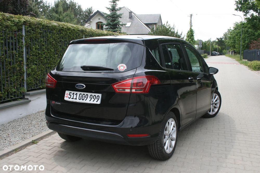 Peugeot 2008 1.2 Pure Tech Allure S&S - 31