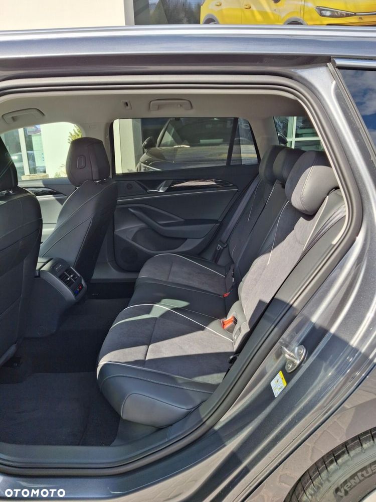 Volkswagen Passat - 16