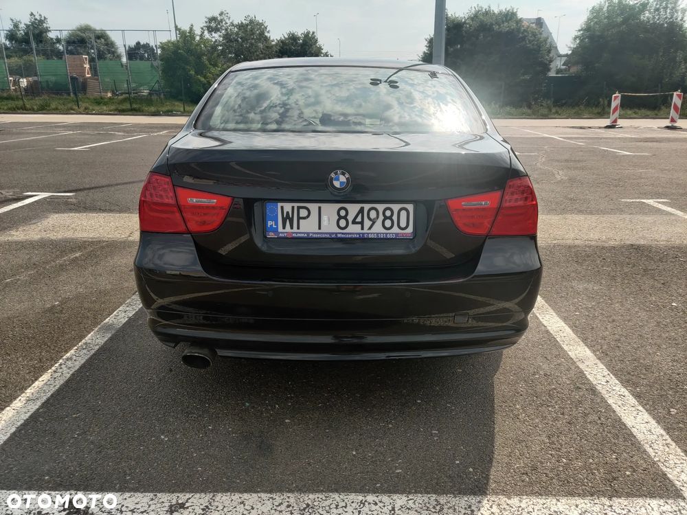 BMW Seria 3 320i - 4