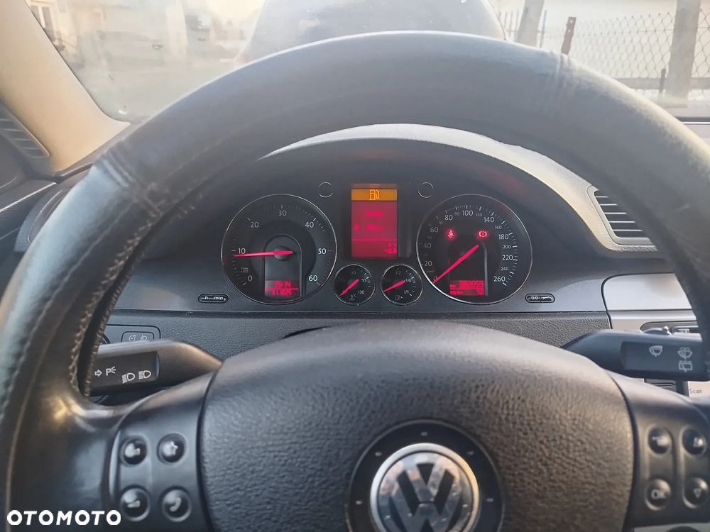 Volkswagen Passat 2.0 TDI DPF Trendline - 8