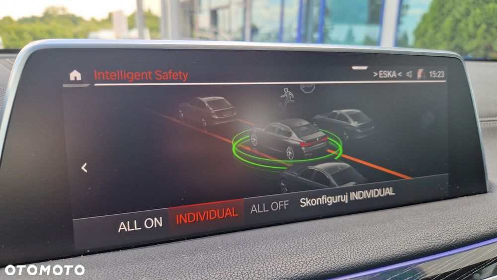 BMW Seria 7 730d xDrive mHEV - 13