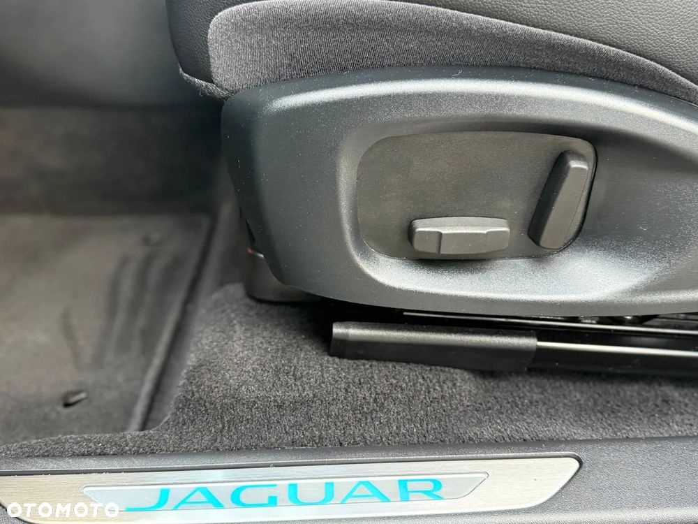 Jaguar E-Pace D180 AWD S - 19