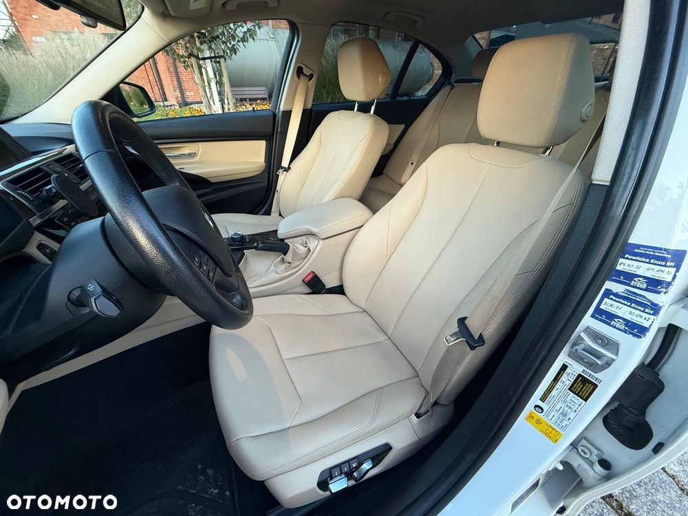 BMW Seria 3 320i Edition Luxury Line Purity - 8