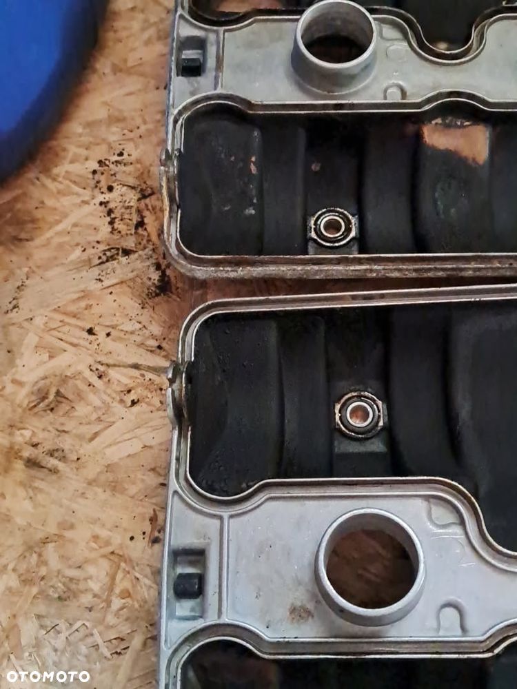 Aluminiowe pokrywy zaworów Opel 2.5v6 - 4