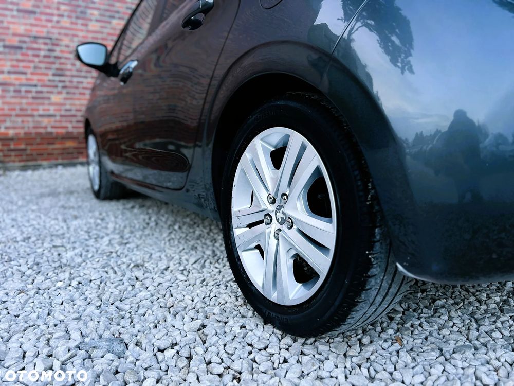 Peugeot 208 - 34